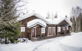 Käsitööpalkmaja Soomes